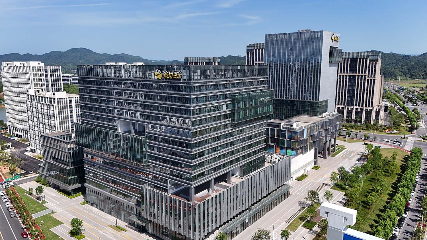 辦公園區設計,建築設計,外立麵設計,辦公大樓外立麵設計,園區景觀設計,上饒創智高地-新新廣場,江西上饒,新新遊戲