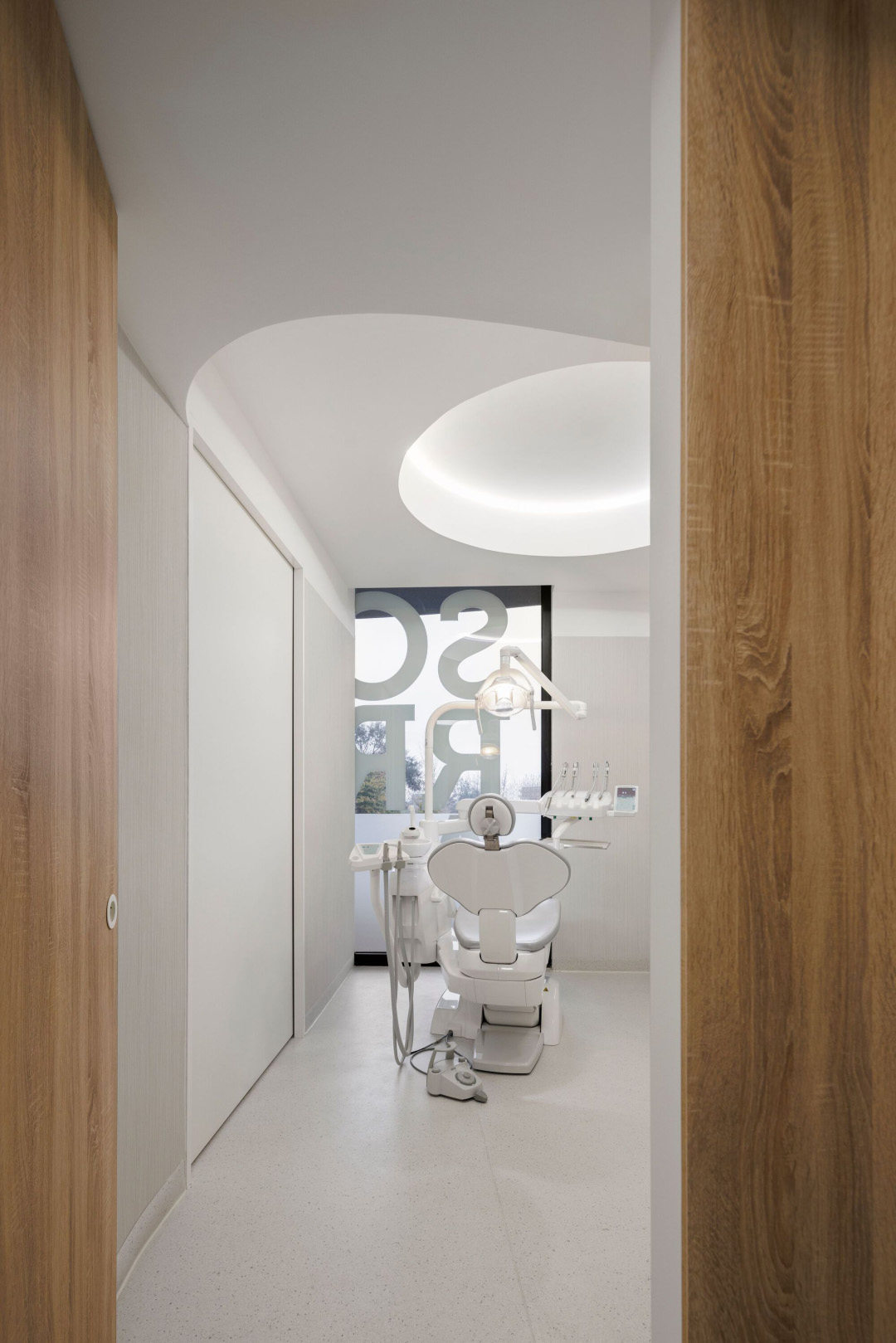 Tsou Arquitectos,診所設計,韓國,葡萄牙,診所設計案例,診所設計方案,極簡主義診所,牙科診所