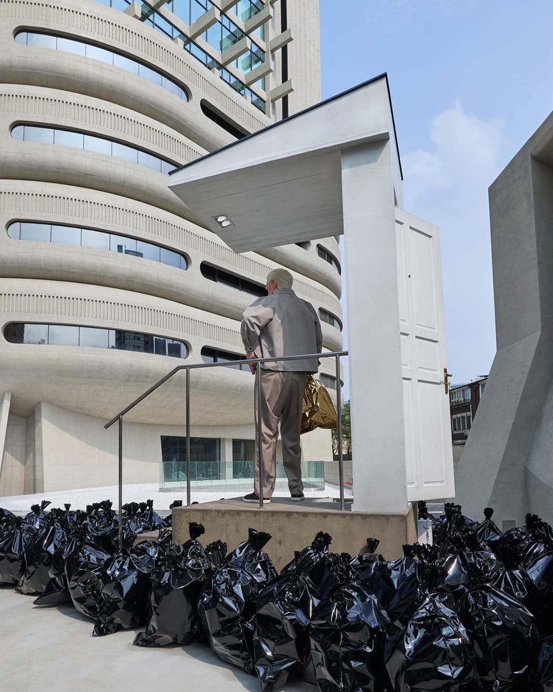 Gentle Monster,旗艦店設計,韓國,首爾,Gentle Monster旗艦店,極簡風格眼鏡店設計,極簡主義,旗艦店設計,Haus Nowhere Seoul,未來零售