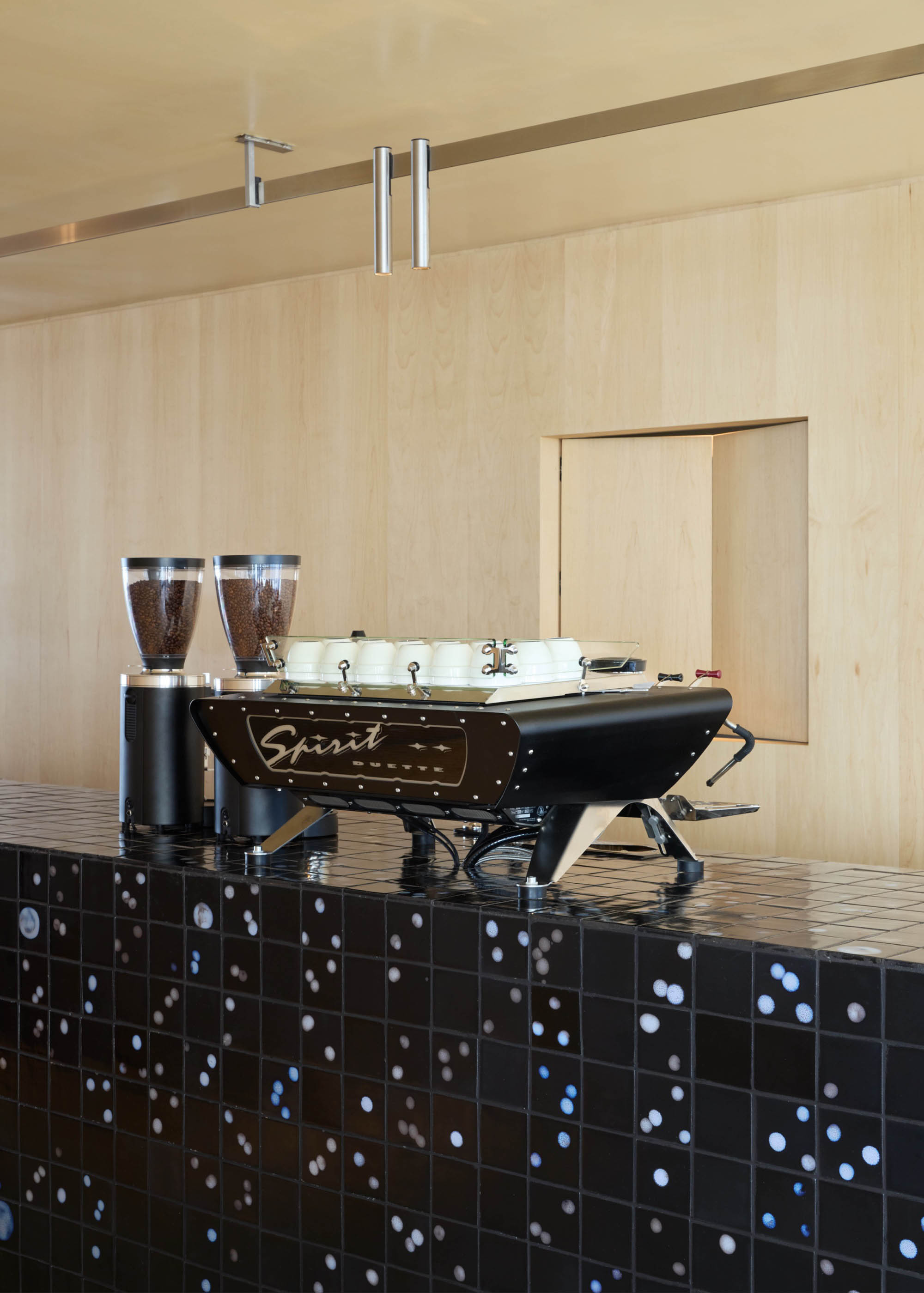 Lea Daniel,咖啡廳設計,沙特阿拉伯,咖啡廳設計案例,咖啡廳設計方案,極簡主義,極簡風格,Koffiqa Coffee Shop