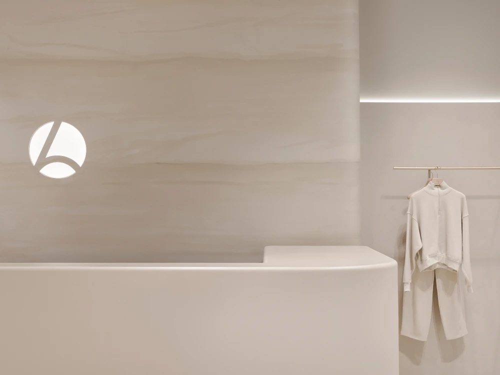 Sinitsa Buro,零售店設計,Lavarice,莫斯科,服裝店設計,極簡風格服裝店設計,極簡主義,內衣店設計