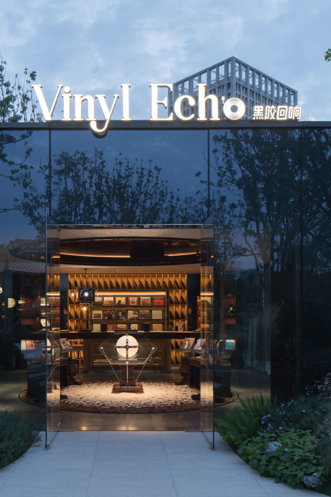 售樓處設計,營銷中心設計,售樓處設計案例,售樓處設計方案,售樓處軟裝設計,現代風格售樓處,商業之外一種更接近生活本身的空間回應,武漢招商原頌,武漢,ENJOYDESIGN燕語堂,布魯盟