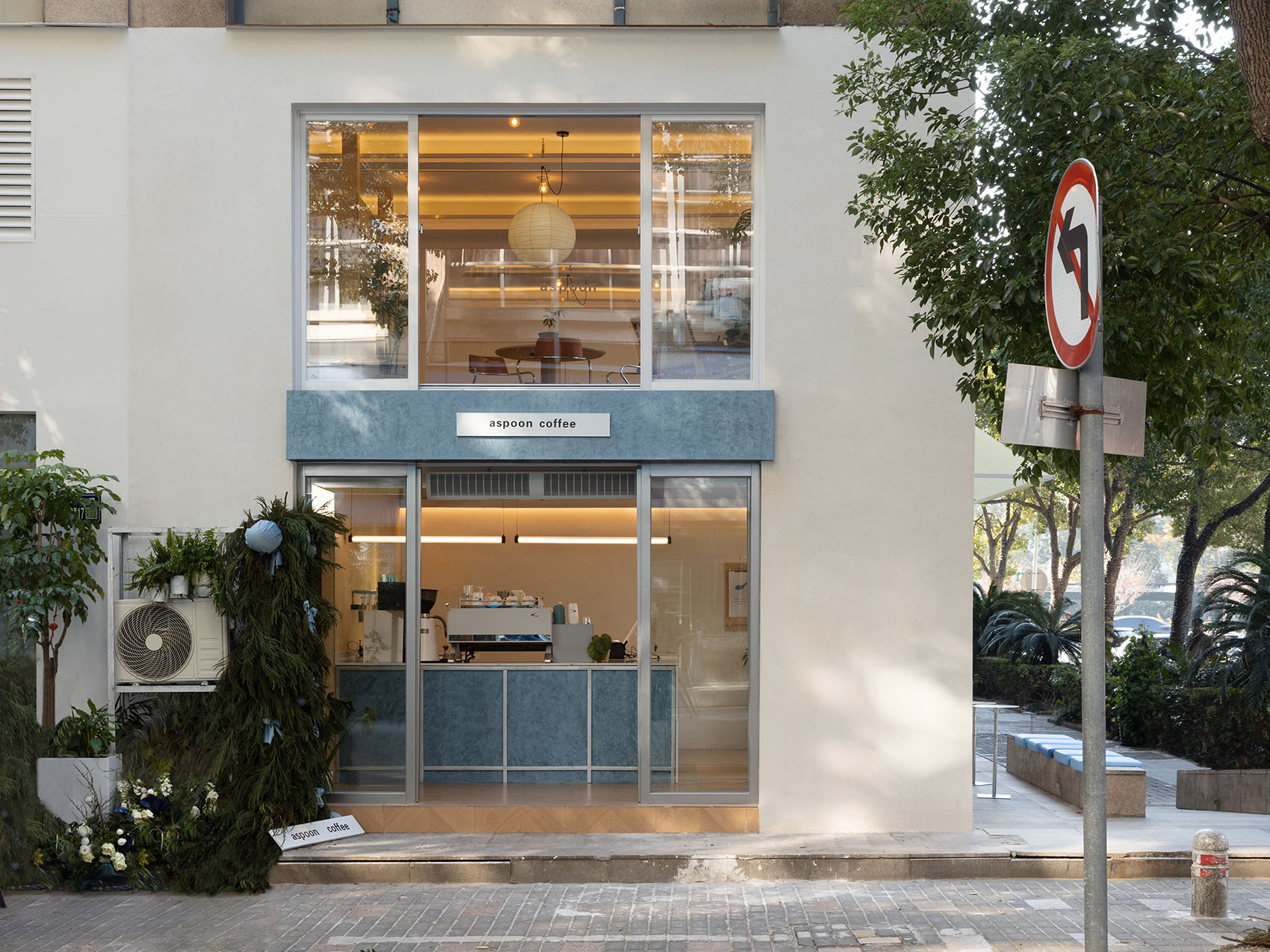 咖啡店設計,街邊咖啡店設計,小咖啡店設計,咖啡店裝修,開放式咖啡店,咖啡店設計案例,咖啡店設計方案,浙江台州一勺咖啡,浙江台州,植入設計