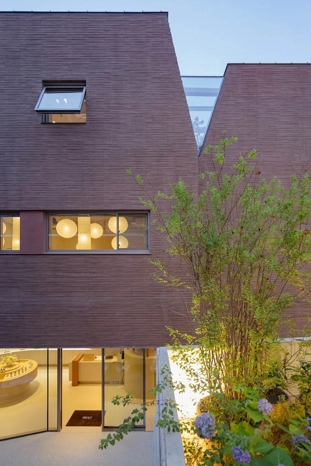 z-lab,零售店,首爾,SISAO,極簡風格店鋪設計,極簡主義,梨泰院,咖啡廳