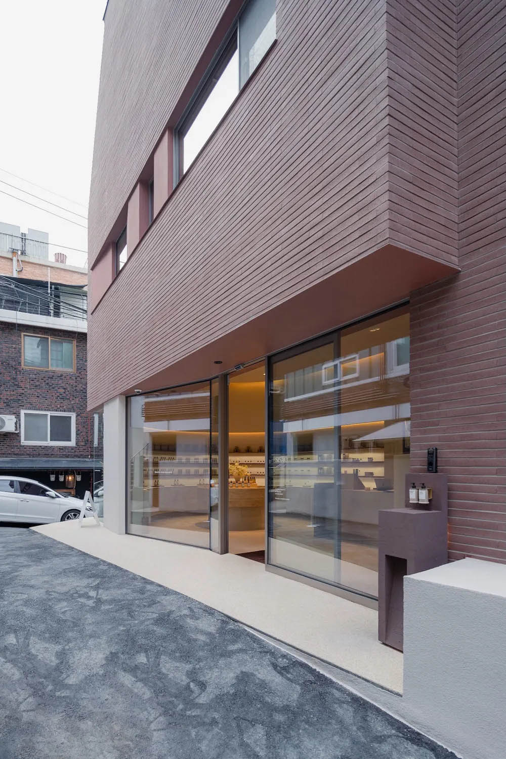 z-lab,零售店,首爾,SISAO,極簡風格店鋪設計,極簡主義,梨泰院,咖啡廳