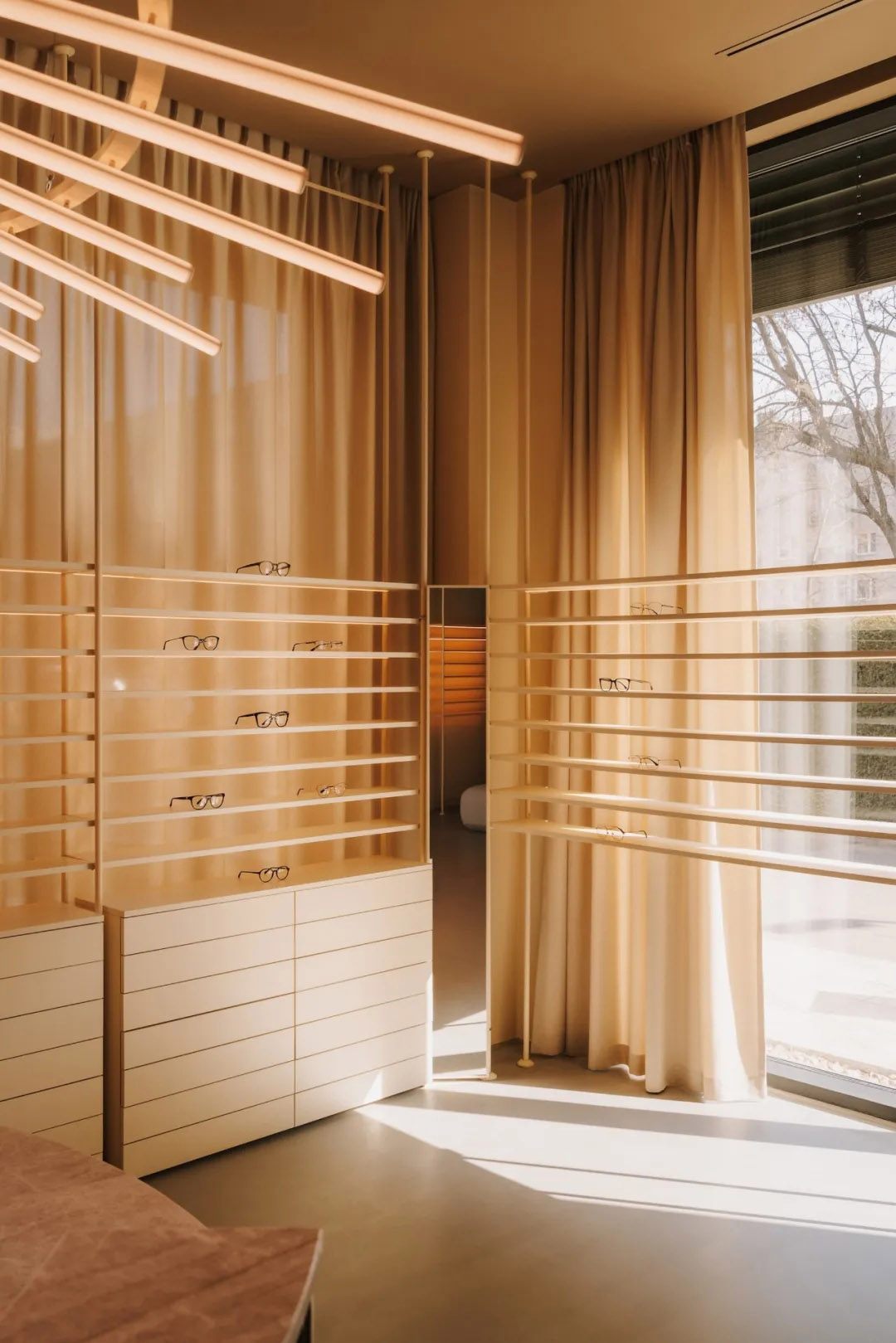 Znamy się,零售店設計,Auga眼鏡店,波蘭,眼鏡店,眼鏡店設計,店鋪設計,光學沙龍