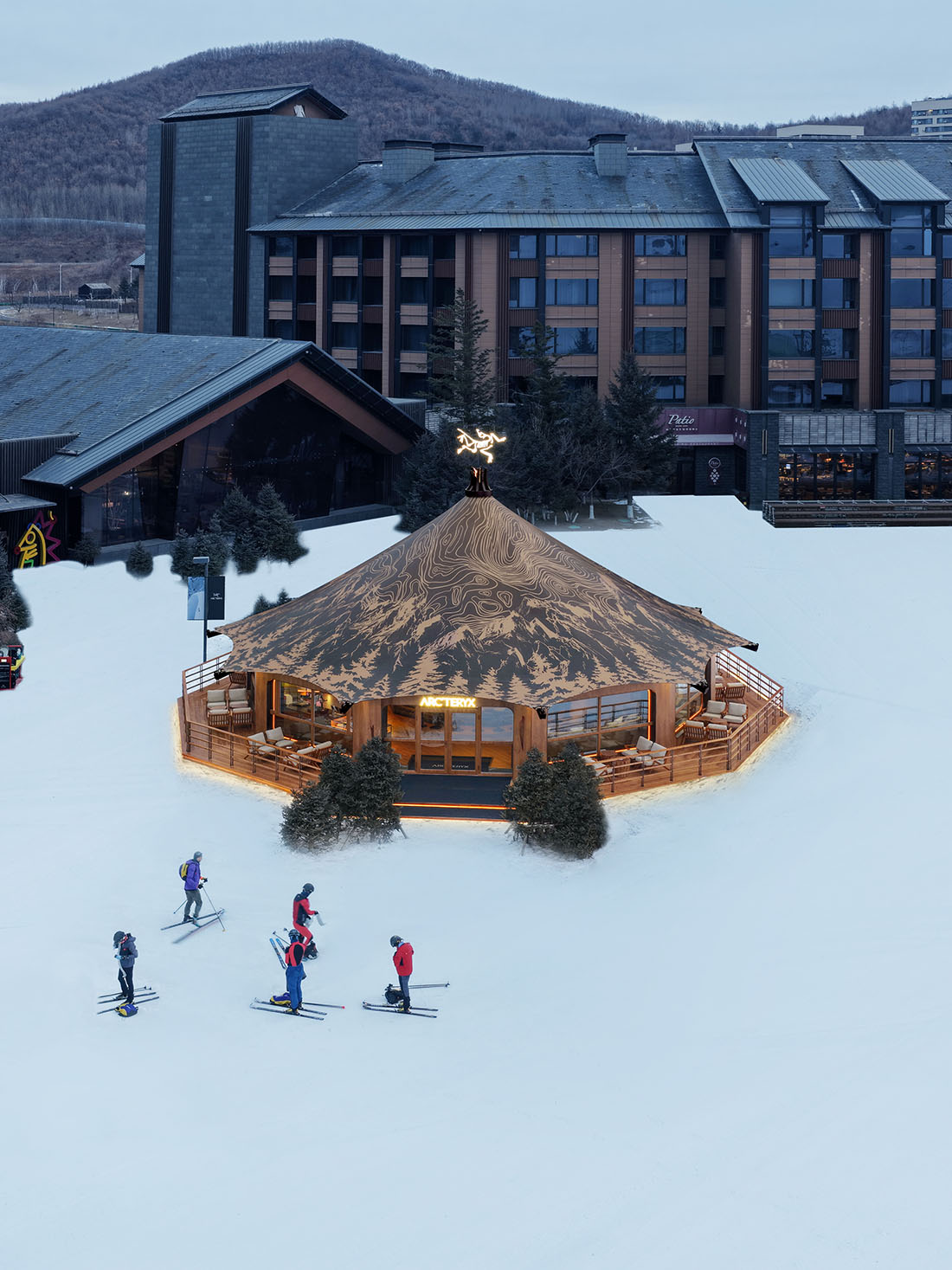 服裝店設計,零售店設計,戶外服裝零售店,服裝店設計案例,服裝店設計方案,創意零售店設計,主題零售店設計,ARC'TERYX始祖鳥,始祖鳥RSC吉林鬆花湖登滑體驗中心,吉林鬆花湖,STILL YOUNG