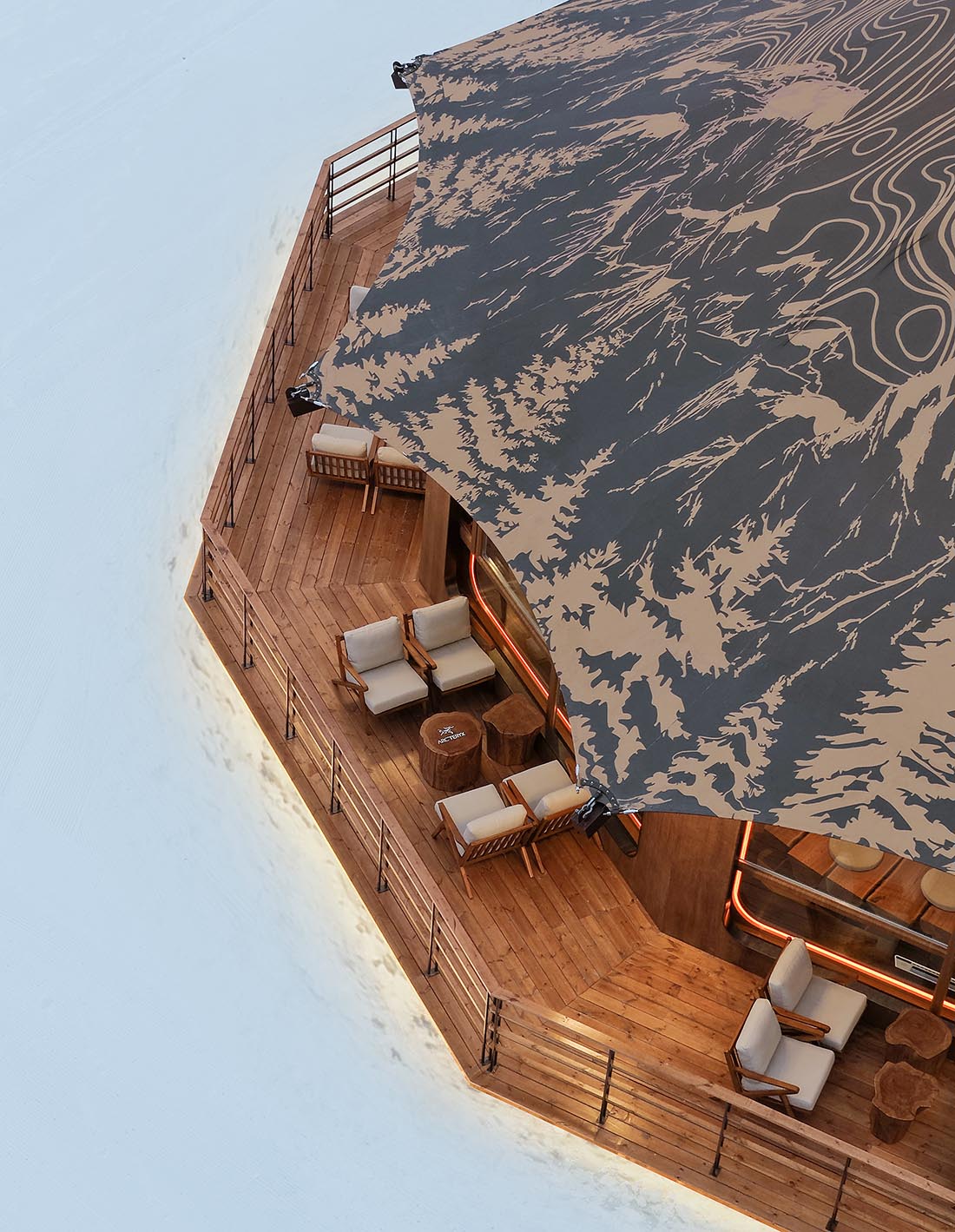 服裝店設計,零售店設計,戶外服裝零售店,服裝店設計案例,服裝店設計方案,創意零售店設計,主題零售店設計,ARC'TERYX始祖鳥,始祖鳥RSC吉林鬆花湖登滑體驗中心,吉林鬆花湖,STILL YOUNG