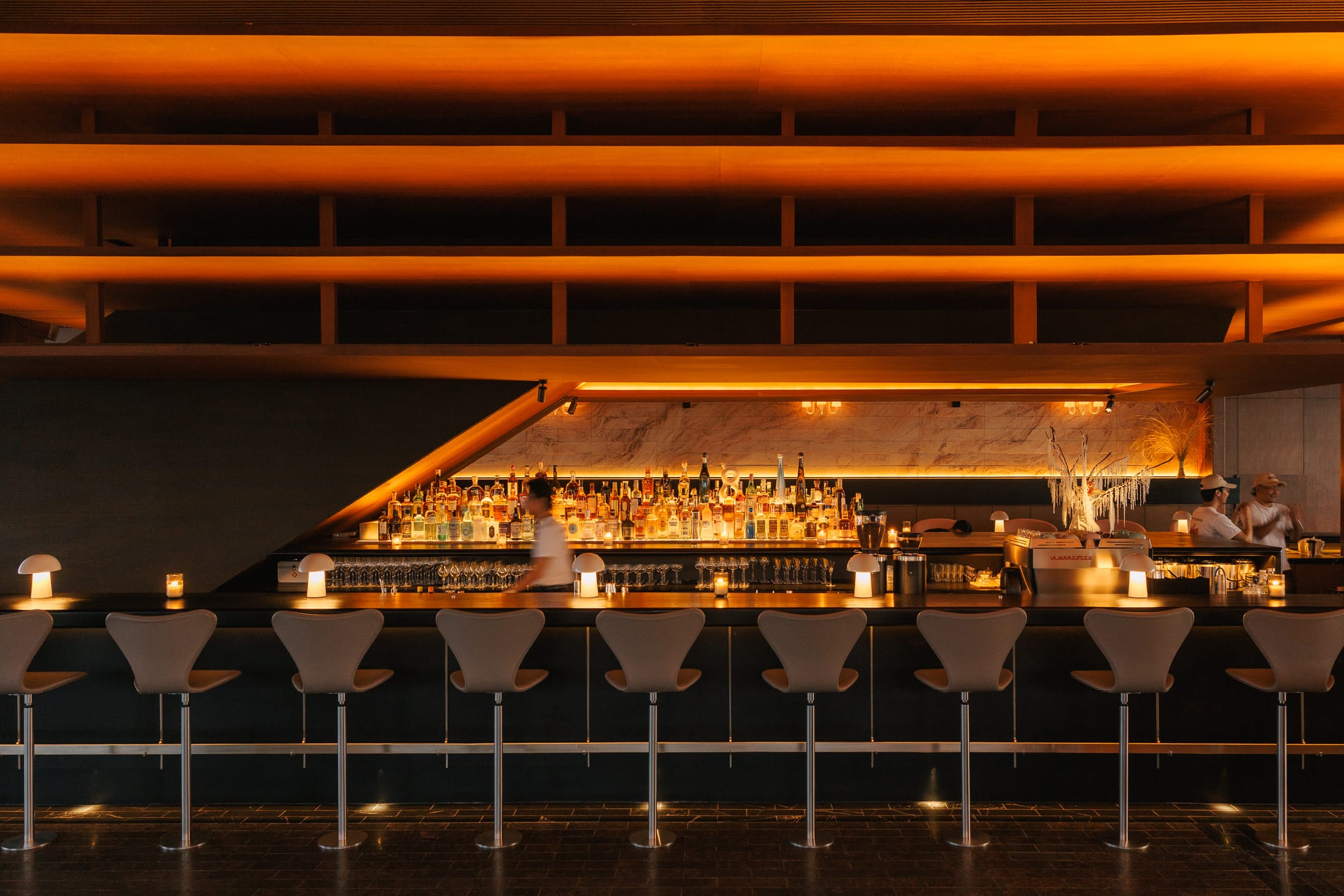 餐廳設計,餐酒吧設計,休閑餐廳設計,Ekar Architects,酒吧設計,酒吧設計案例,The Norm,泰國,曼穀,休閑酒吧餐廳