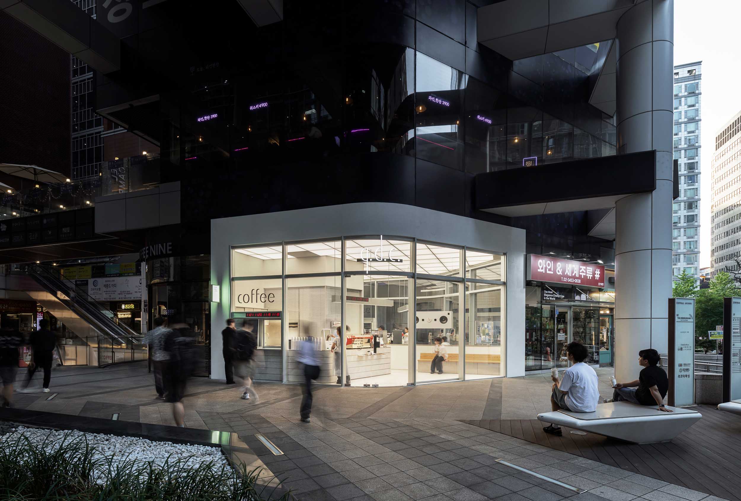 Indiesalon,咖啡廳,韓國,首爾,極簡風格咖啡廳設計,極簡主義,音樂咖啡館,小型咖啡館,Quick Daily Coffee