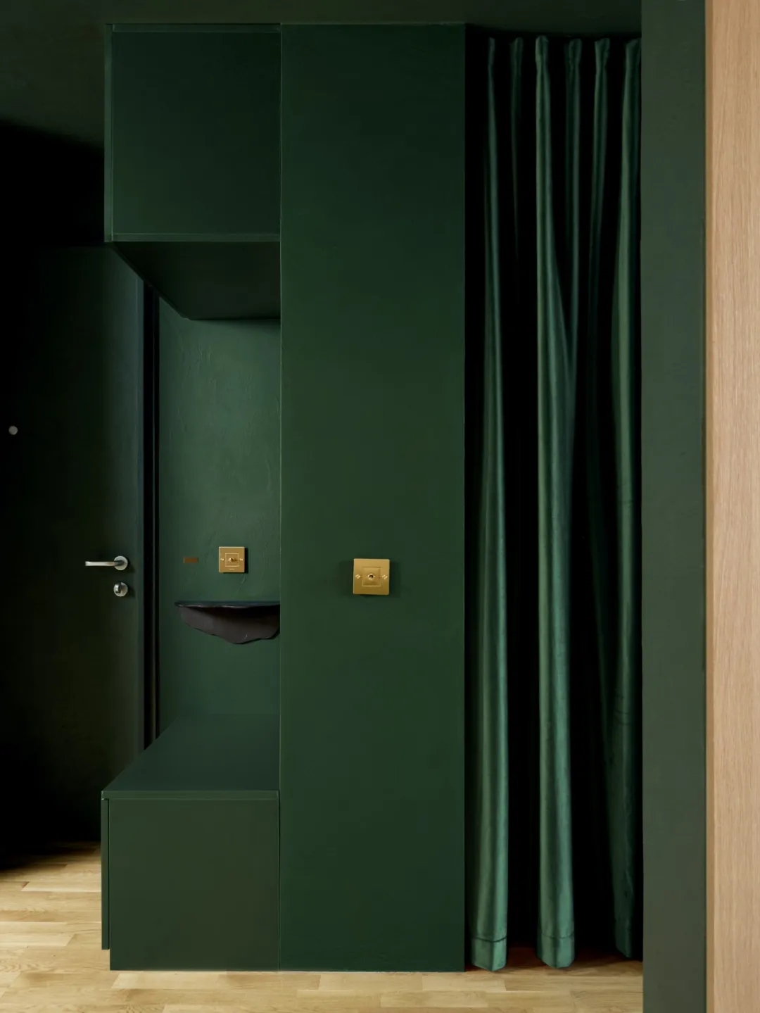 OMAMBO,公寓設計,公寓設計案例,羅馬尼亞,小公寓,原木色,住宅改造