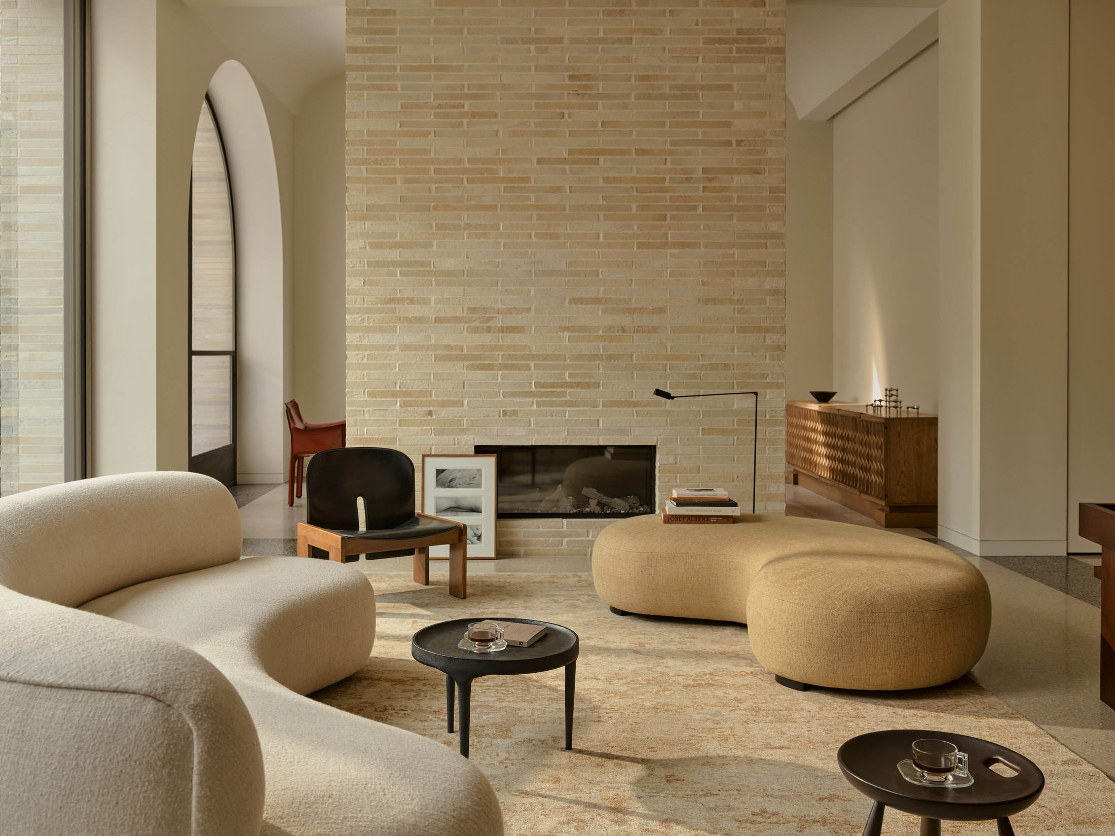 Armadillo,展廳設計,展廳設計案例,澳大利亞,極簡主義展廳,地毯展廳