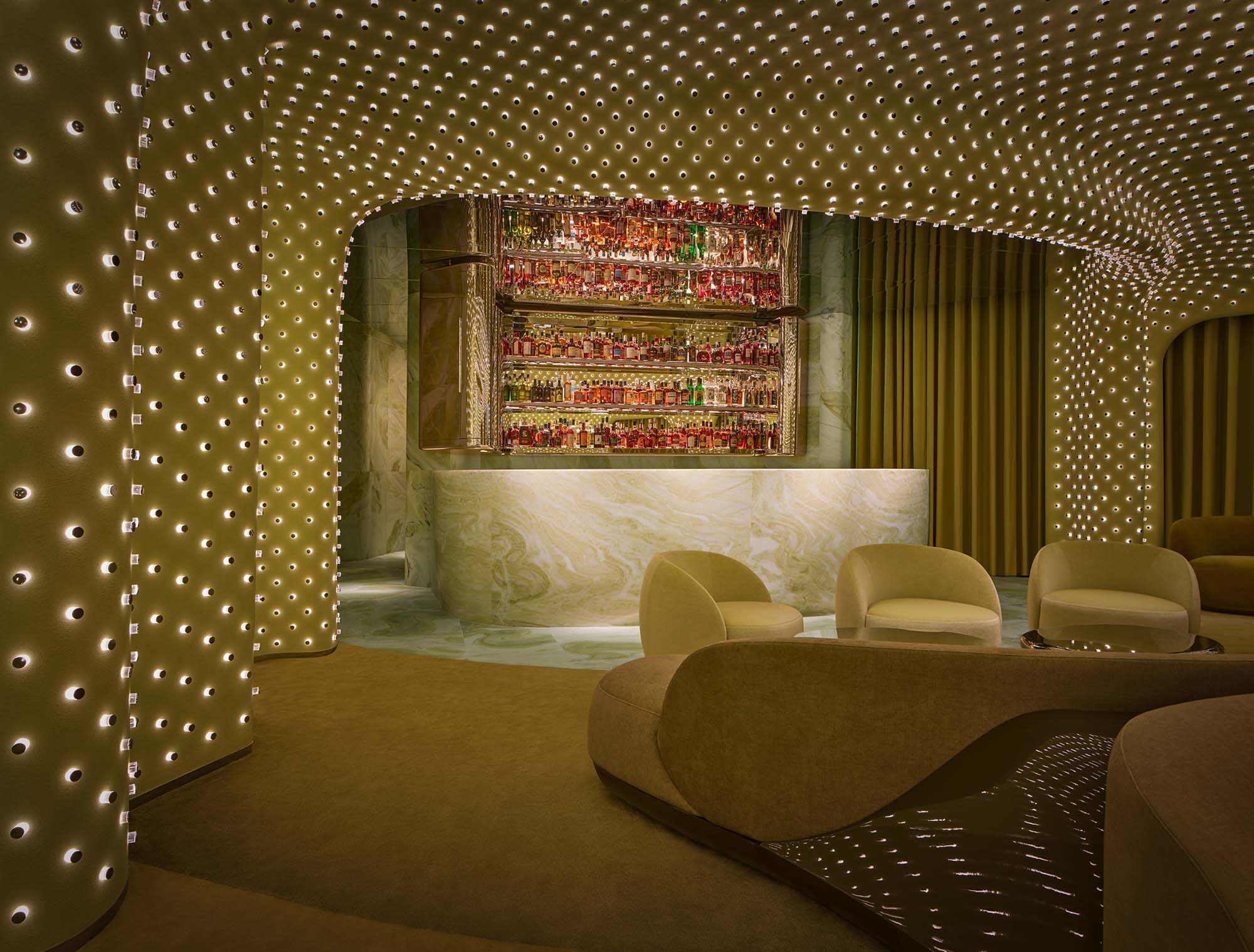 餐廳設計,餐酒吧設計,休閑餐廳設計,Studio Paolo Ferrari,Peridot Bar,酒吧設計,酒吧設計案例,香港,紮哈·哈迪德建築事務所,休閑酒吧餐廳