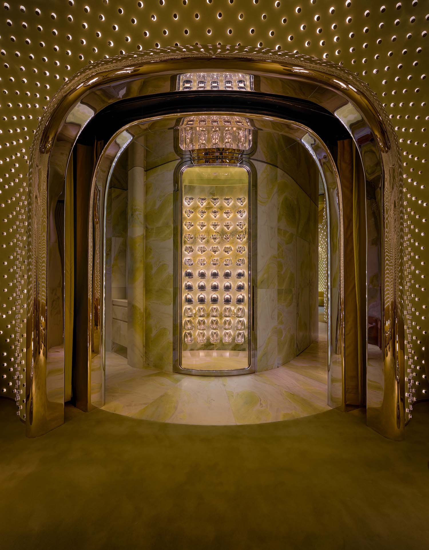 餐廳設計,餐酒吧設計,休閑餐廳設計,Studio Paolo Ferrari,Peridot Bar,酒吧設計,酒吧設計案例,香港,紮哈·哈迪德建築事務所,休閑酒吧餐廳