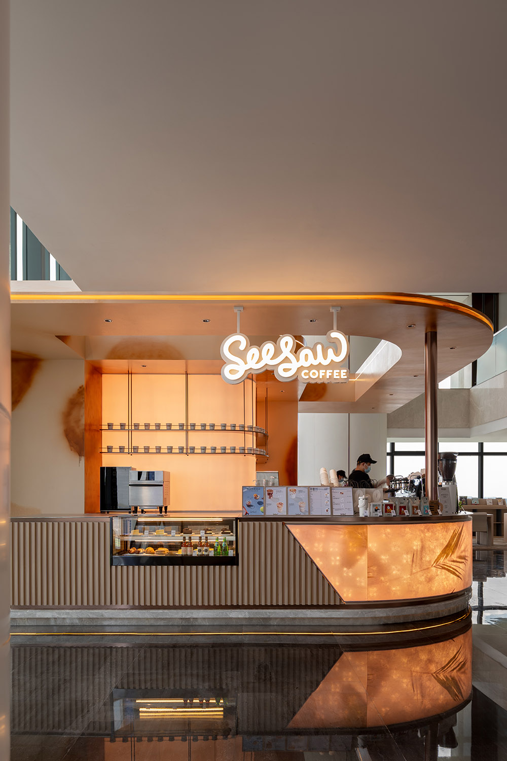 咖啡店設計,開放式咖啡店,精品咖啡店,商務中心咖啡店,咖啡店打卡,咖啡店裝修,咖啡店設計案例,咖啡店設計方案,長沙世茂環球金融中心seesaw coffee,長沙,石見設計