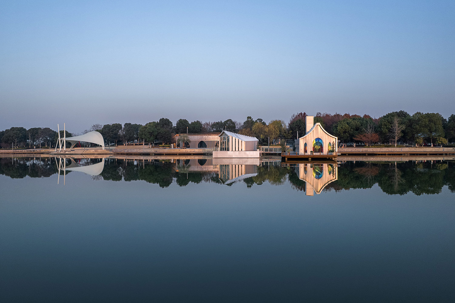 建築設計,公園建築設計,禮堂設計,結婚禮堂,禮堂設計案例,禮堂設計方案,蘇州天鵝湖禮堂—公園生活的儀式感,蘇州,平介設計,楊楠