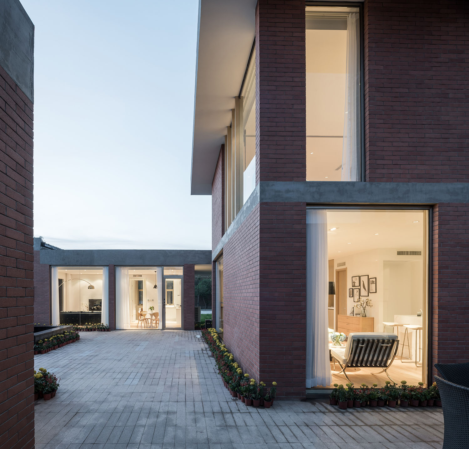 樣板間設計,樣板間設計案例,樣板間設計方案,現代風格樣板間,建築立麵改造,外立麵改造,外立麵設計,院落樣板間,山西晉中田森新晉優品展示中心,山西晉中,WHY Atelier