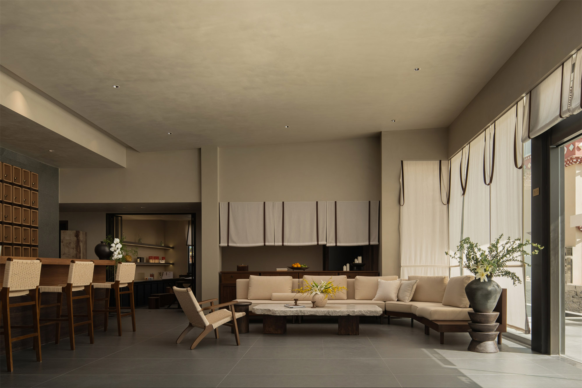 建築改造,居民樓改造民宿,酒店設計,度假酒店設計,酒店立麵改造,民宿設計,侘寂風民宿設計,民宿設計案例,民宿設計方案,西藏林芝漫塵民宿,西藏,奇偶創藝事務所