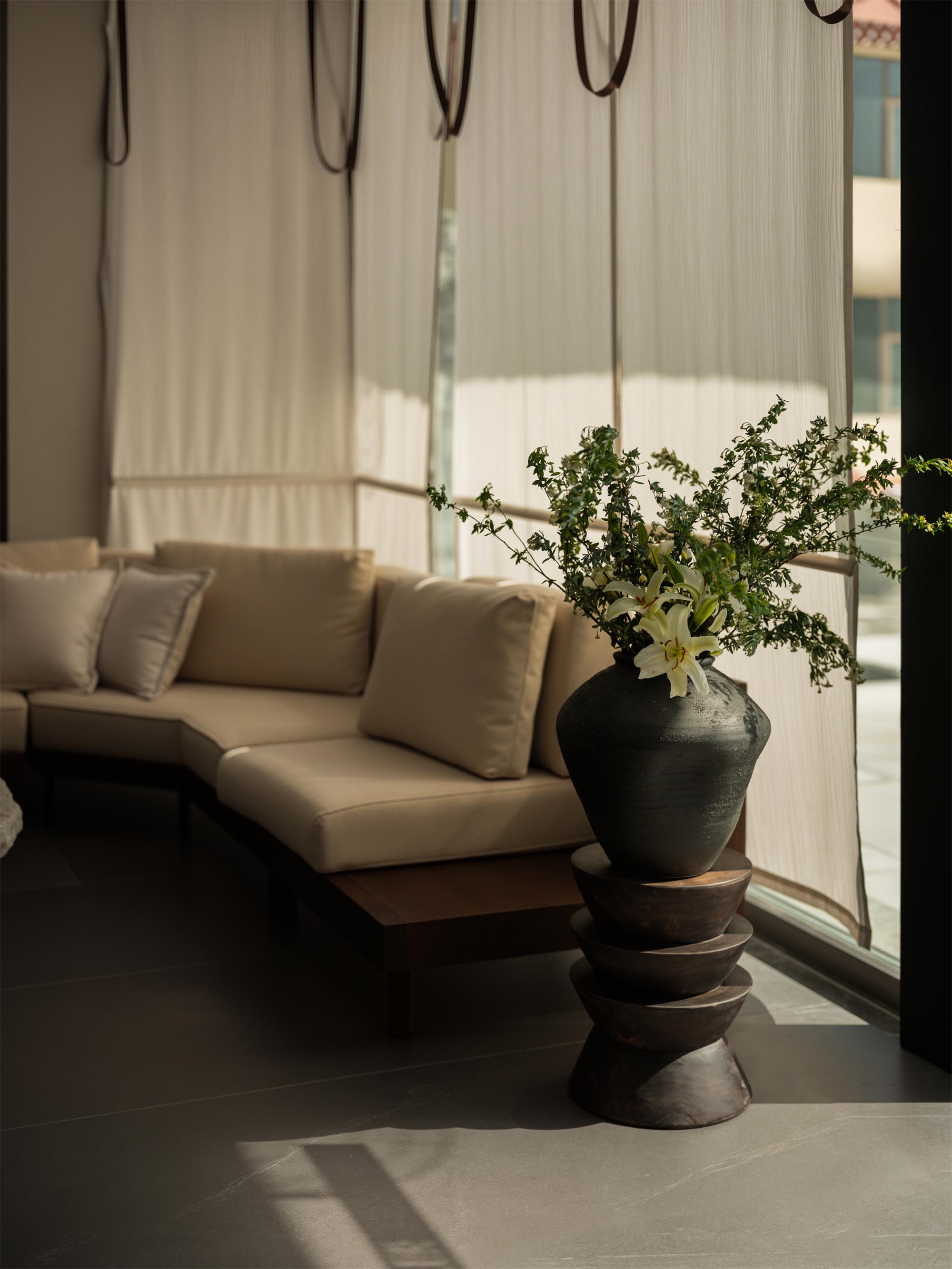 建築改造,居民樓改造民宿,酒店設計,度假酒店設計,酒店立麵改造,民宿設計,侘寂風民宿設計,民宿設計案例,民宿設計方案,西藏林芝漫塵民宿,西藏,奇偶創藝事務所