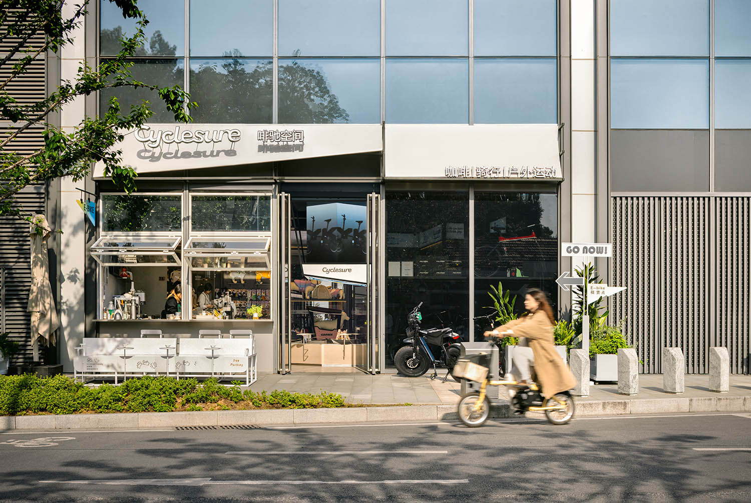咖啡店設計,咖啡店設計案例,咖啡店設計方案,人寵空間設計,騎行綜合店,商店設計,騎行店設計,騎行零售店,蘇州Cyclesure啡馳空間,蘇州,平介設計,楊楠