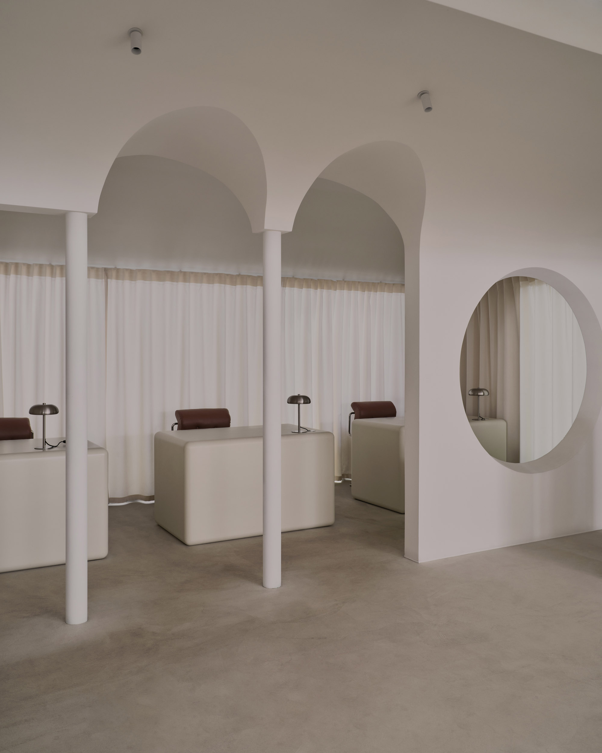 UP2DATE architects,零售店設計,服裝店,哈薩克斯坦,女裝店,服裝店,店鋪設計,極簡主義女裝店