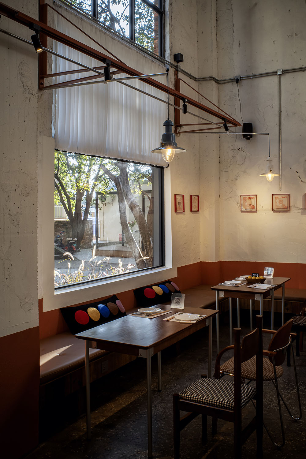 餐廳設計,工廠改造餐廳,工業風餐廳設計,餐廳改造,餐廳設計案例,餐廳設計方案,休閑餐廳設計,昆明SISA瀟灑餐廳,昆明,素造建築