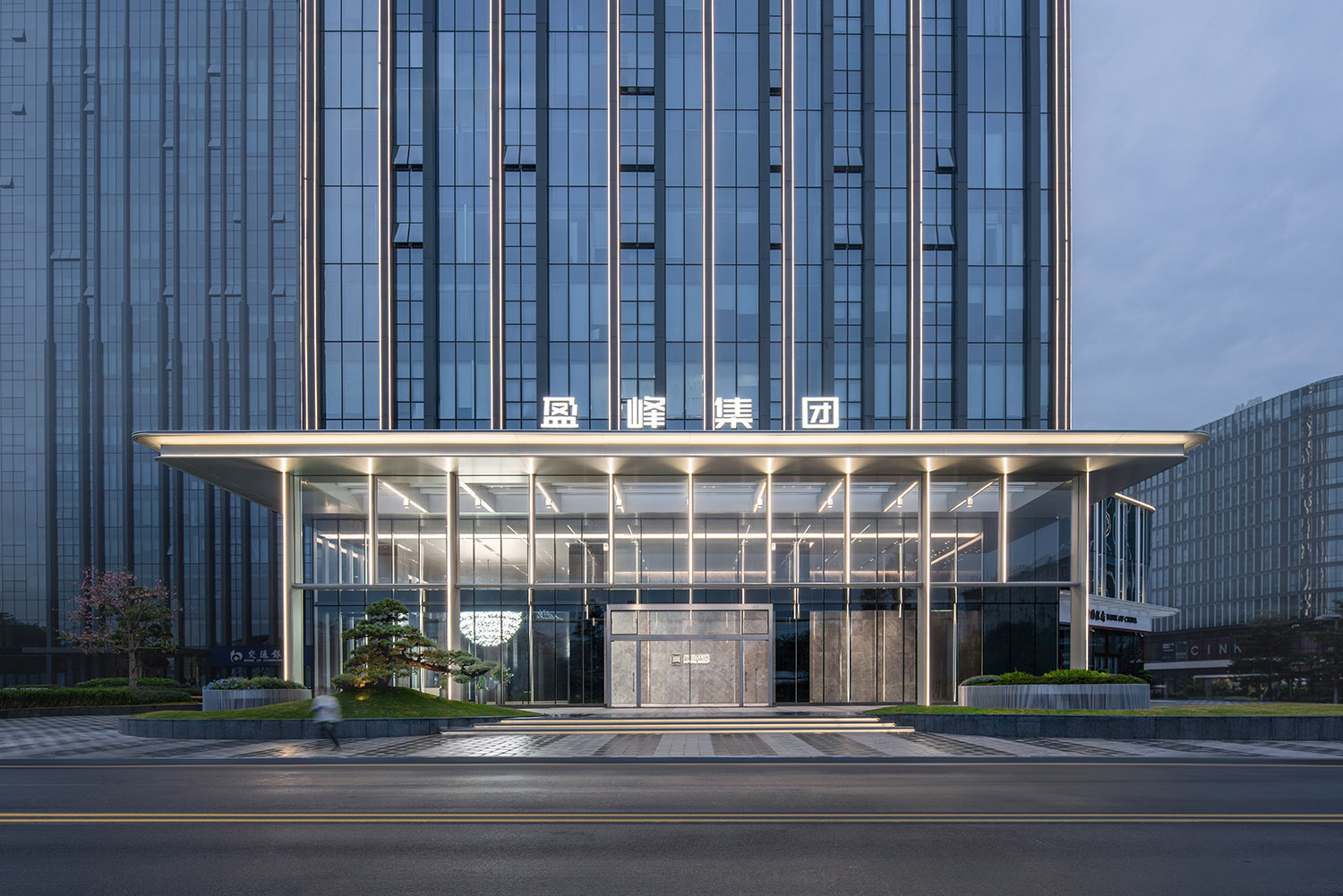 立麵改造,建築改造,建築立麵改造,辦公室大堂改造,重塑總部商務新標杆-順德盈峰中心形象門戶升級,廣東順德,睿住天元設計