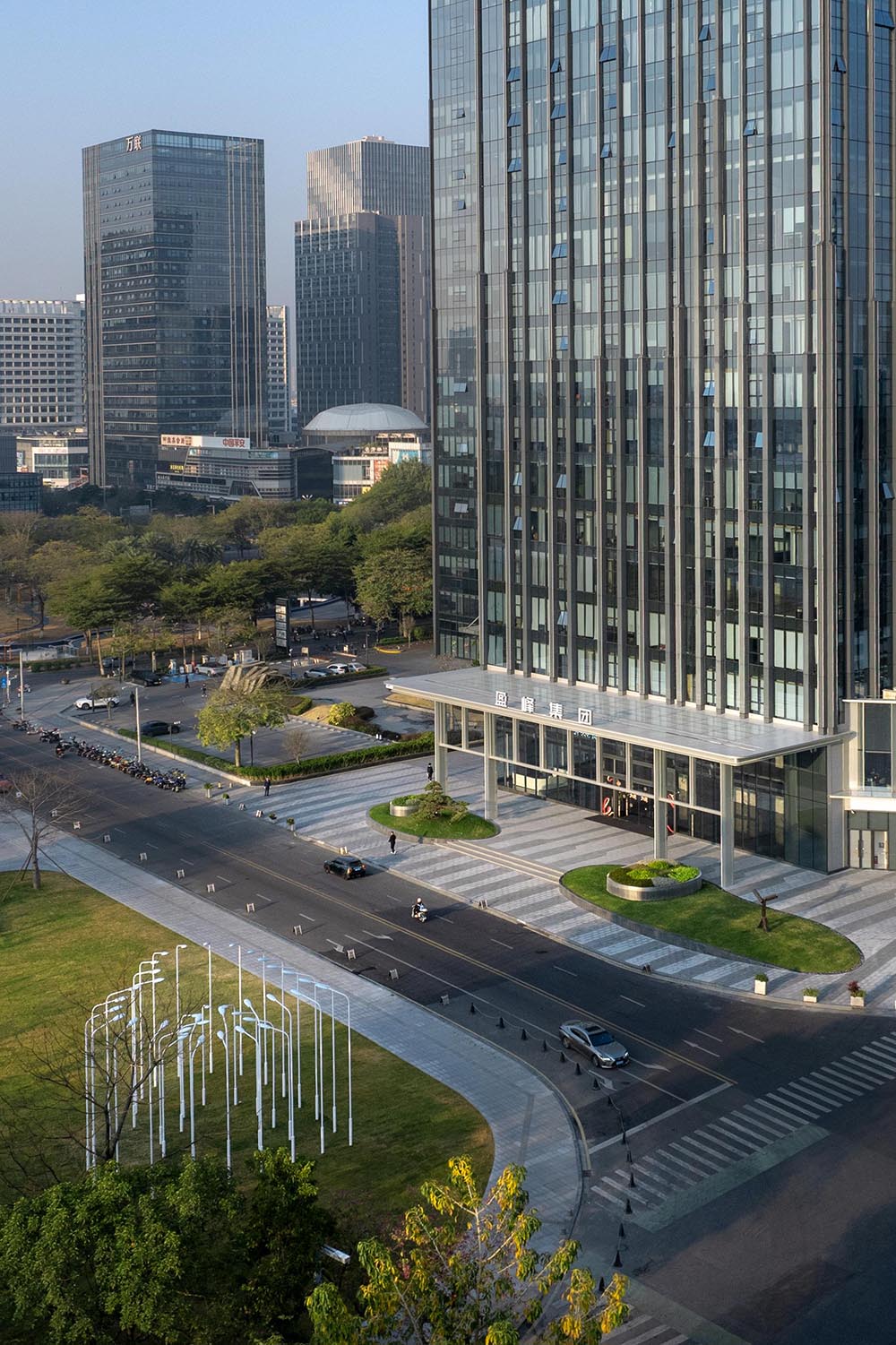 立麵改造,建築改造,建築立麵改造,辦公室大堂改造,重塑總部商務新標杆-順德盈峰中心形象門戶升級,廣東順德,睿住天元設計