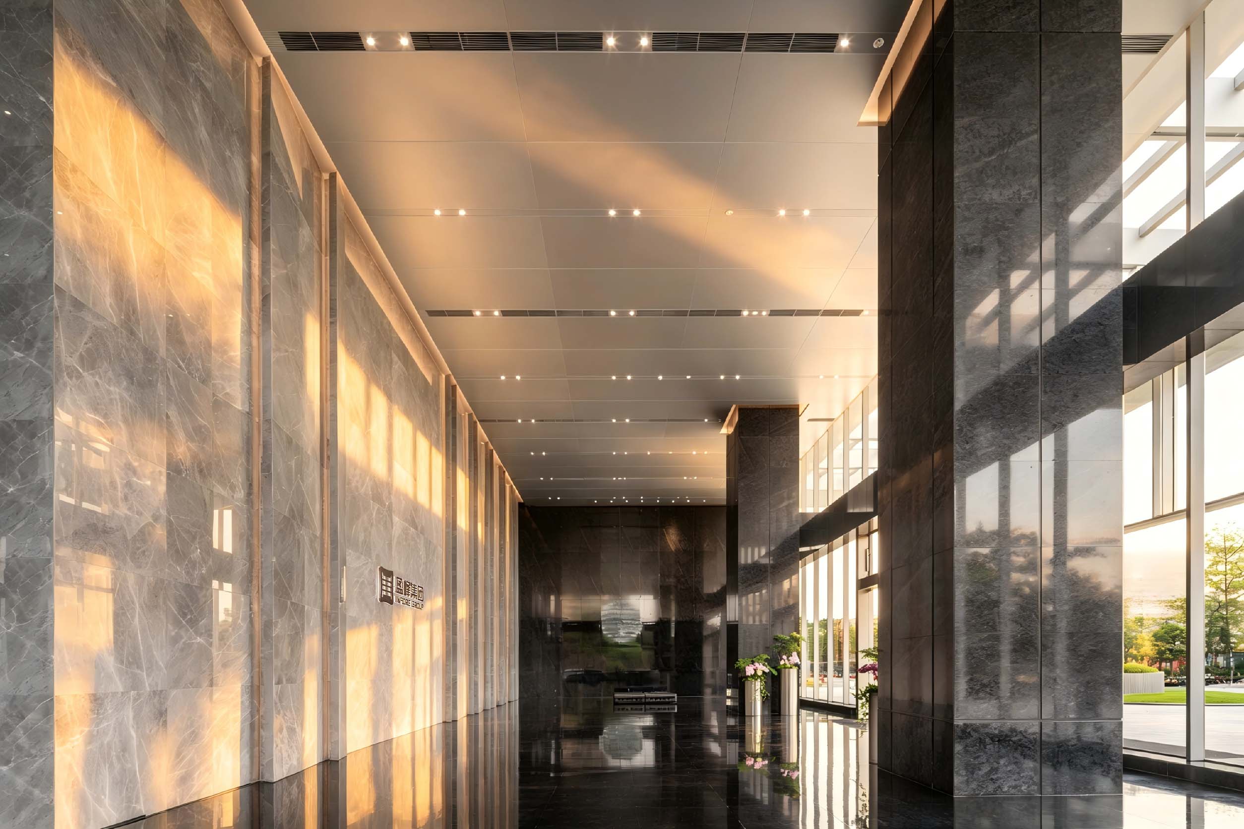 立麵改造,建築改造,建築立麵改造,辦公室大堂改造,重塑總部商務新標杆-順德盈峰中心形象門戶升級,廣東順德,睿住天元設計